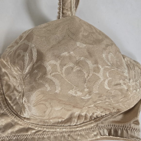 Playtex 4745 Beige 18 Hour Ultimate Lift and Support Wireless Bra Sz 44DD - Picture 3 of 8